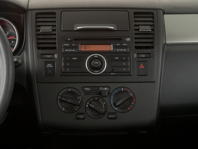2011 Nissan Versa 1.8 S