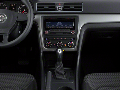 2013 Volkswagen Passat SEL Premium