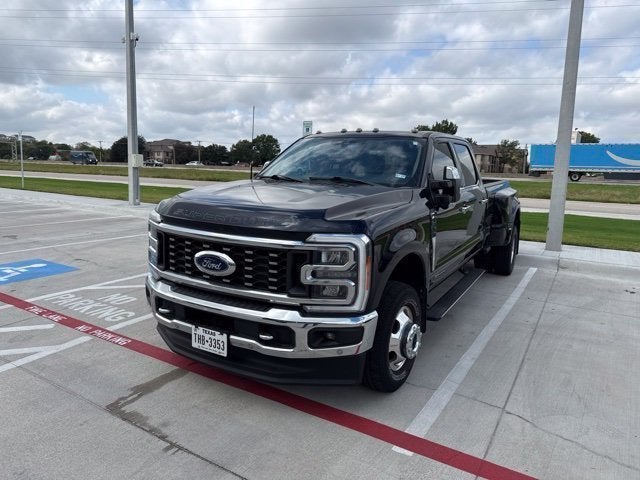 2023 Ford Super Duty F-350 DRW Lariat