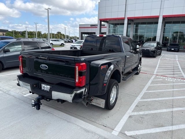 2023 Ford Super Duty F-350 DRW Lariat