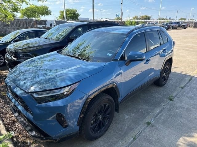 2022 Toyota RAV4 SE