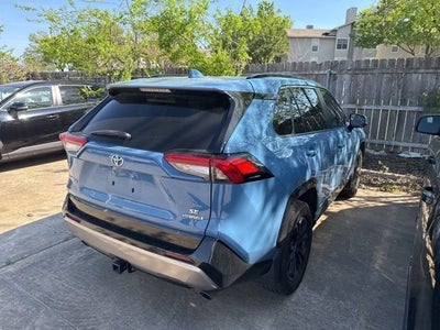 2022 Toyota RAV4 SE