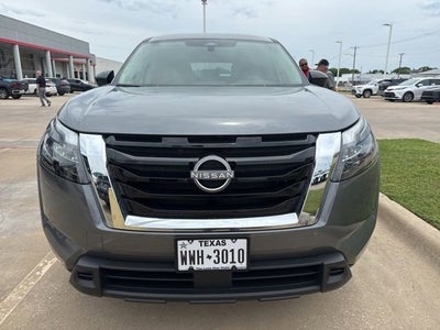2025 Nissan Pathfinder S