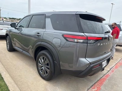 2025 Nissan Pathfinder S