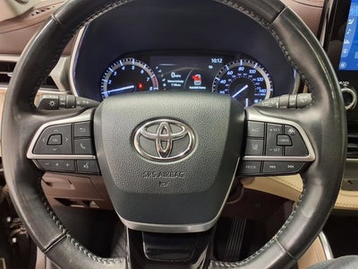 2022 Toyota Highlander Platinum