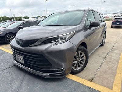 2022 Toyota Sienna XLE
