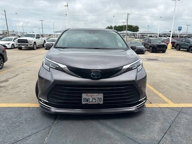 2022 Toyota Sienna XLE