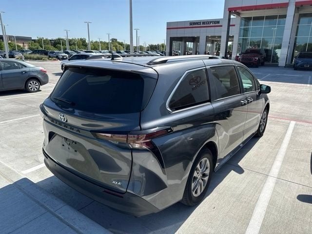 2025 Toyota Sienna XLE