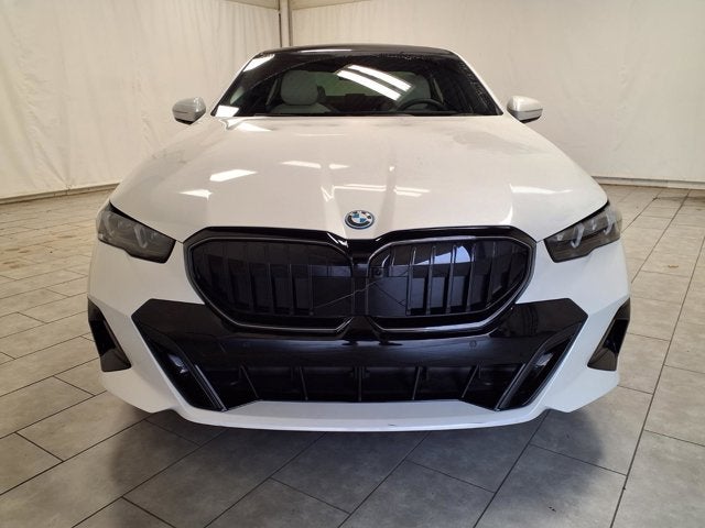 2026 BMW 5 Series 550e xDrive