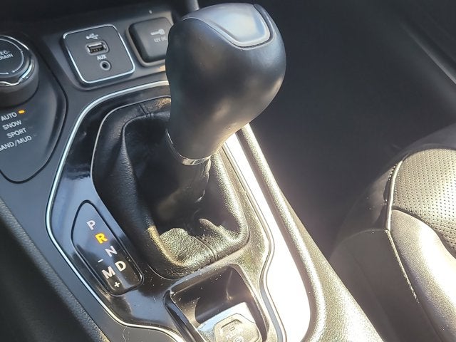 2019 Jeep Cherokee Overland