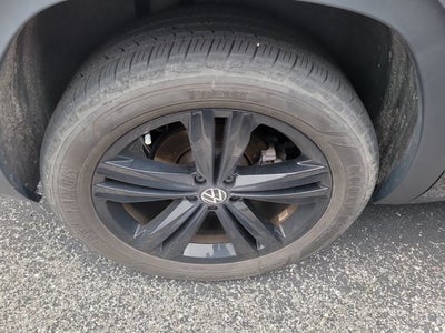 2023 Volkswagen Atlas 3.6L V6 SEL R-Line Black