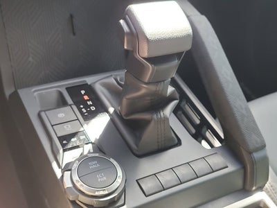 2025 Toyota TACOMA SR5 SR5