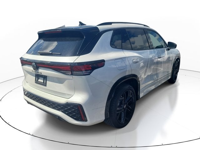 2025 Volkswagen Tiguan SE R-Line Black