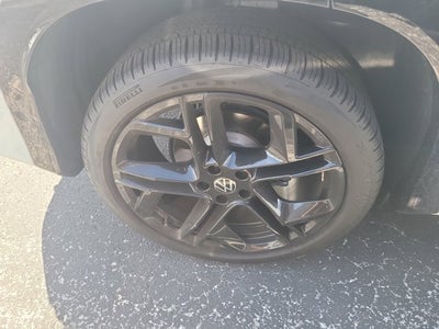 2025 Volkswagen Tiguan SE R-Line Black