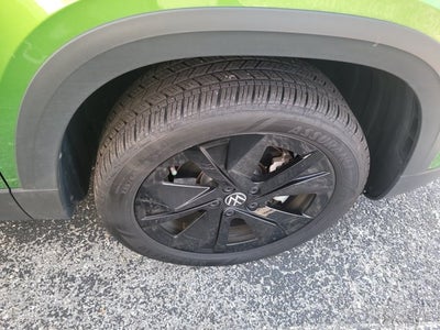 2025 Volkswagen Taos SE