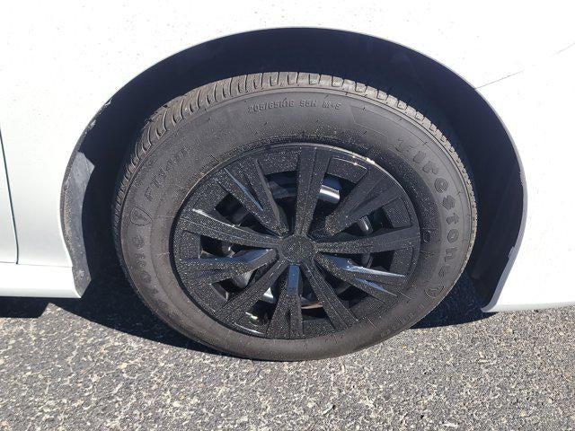 2024 Toyota Camry Hybrid LE