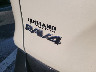 2022 Toyota RAV4 Hybrid SE