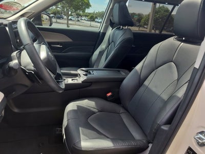 2024 Toyota GRAND HIGHLANDER Platinum