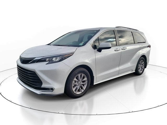 2024 Toyota Sienna XLE