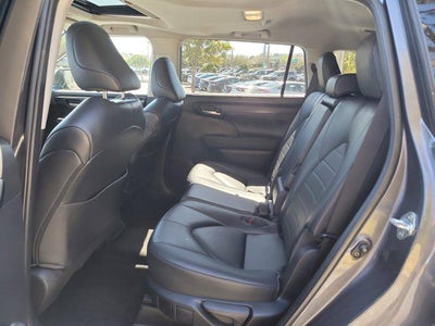 2023 Toyota HIGHLANDER XLE