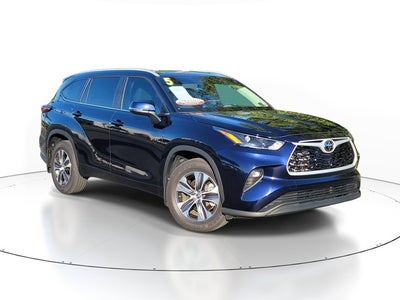 2025 Toyota HIGHLANDER XLE