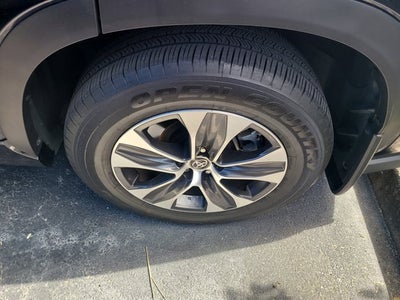 2025 Toyota HIGHLANDER XLE