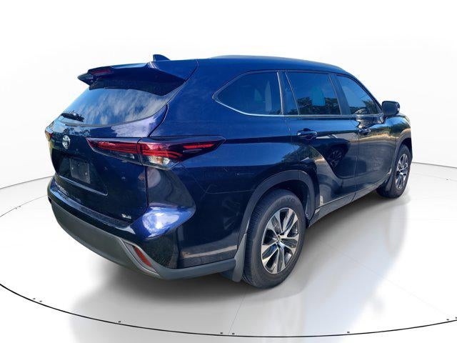 2025 Toyota HIGHLANDER XLE