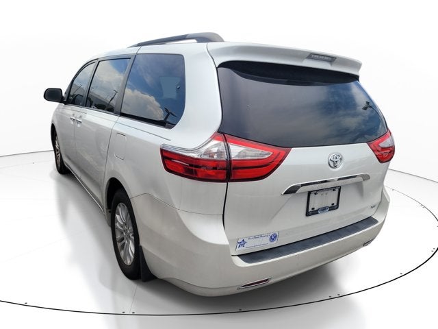 2016 Toyota Sienna XLE