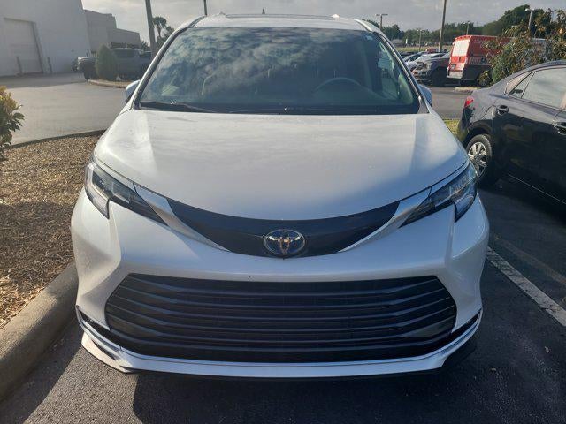 2023 Toyota SIENNA LIMITED Limited