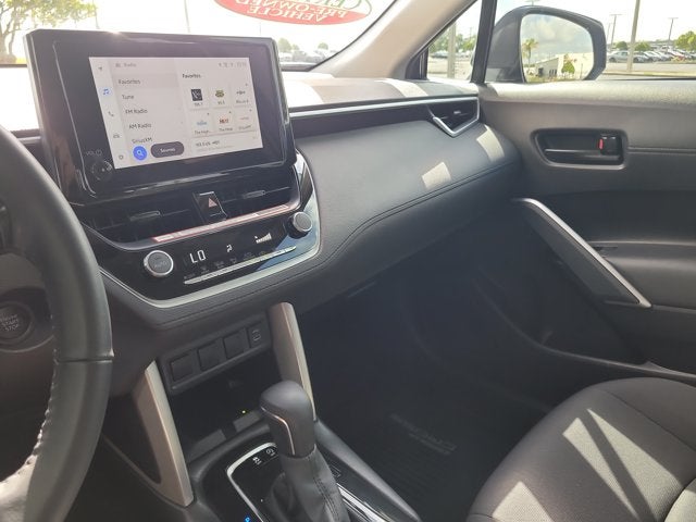 2025 Toyota Corolla Cross LE