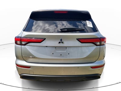2024 Mitsubishi Outlander ES