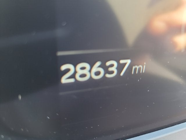 2025 Toyota Prius XLE