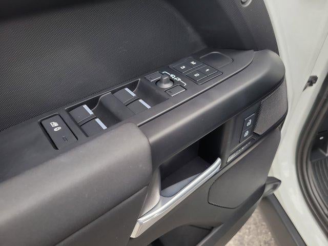 2025 Land Rover Defender S