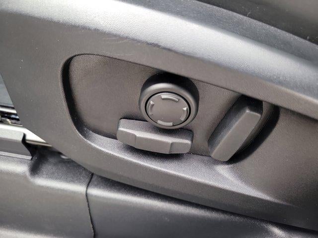 2025 Land Rover Defender S