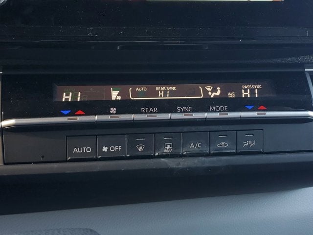 2025 Toyota Sienna LE