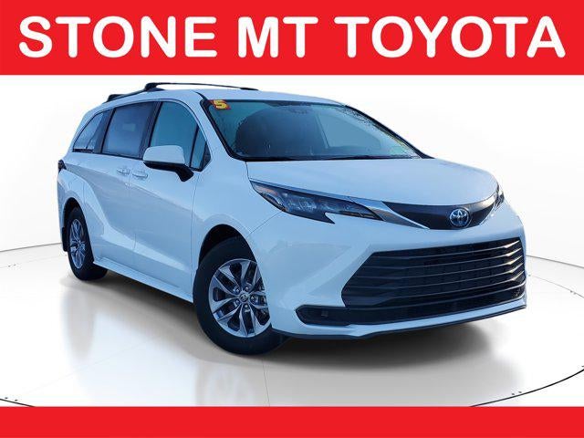 2025 Toyota Sienna LE