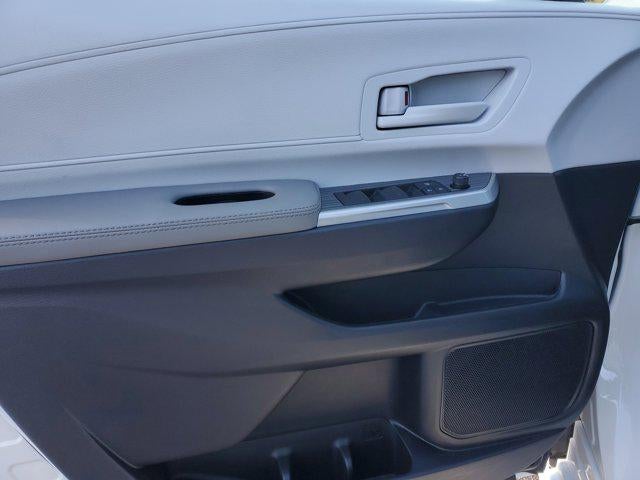 2025 Toyota Sienna LE