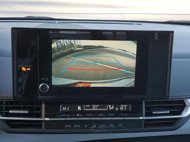 2025 Toyota Sienna LE