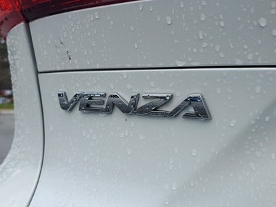 2023 Toyota Venza LE