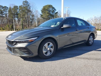 2024 Hyundai Elantra SE