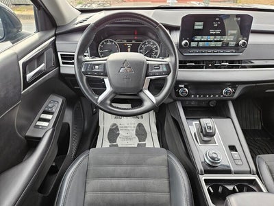 2024 Mitsubishi Outlander SE