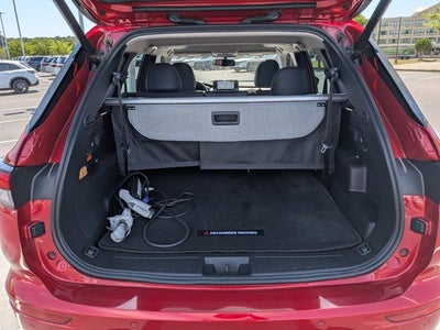 2023 Mitsubishi Outlander PHEV SE