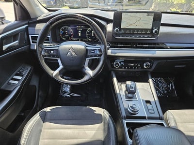 2022 Mitsubishi Outlander SE
