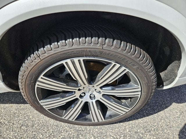 2024 Volvo XC90 Plus Bright Theme