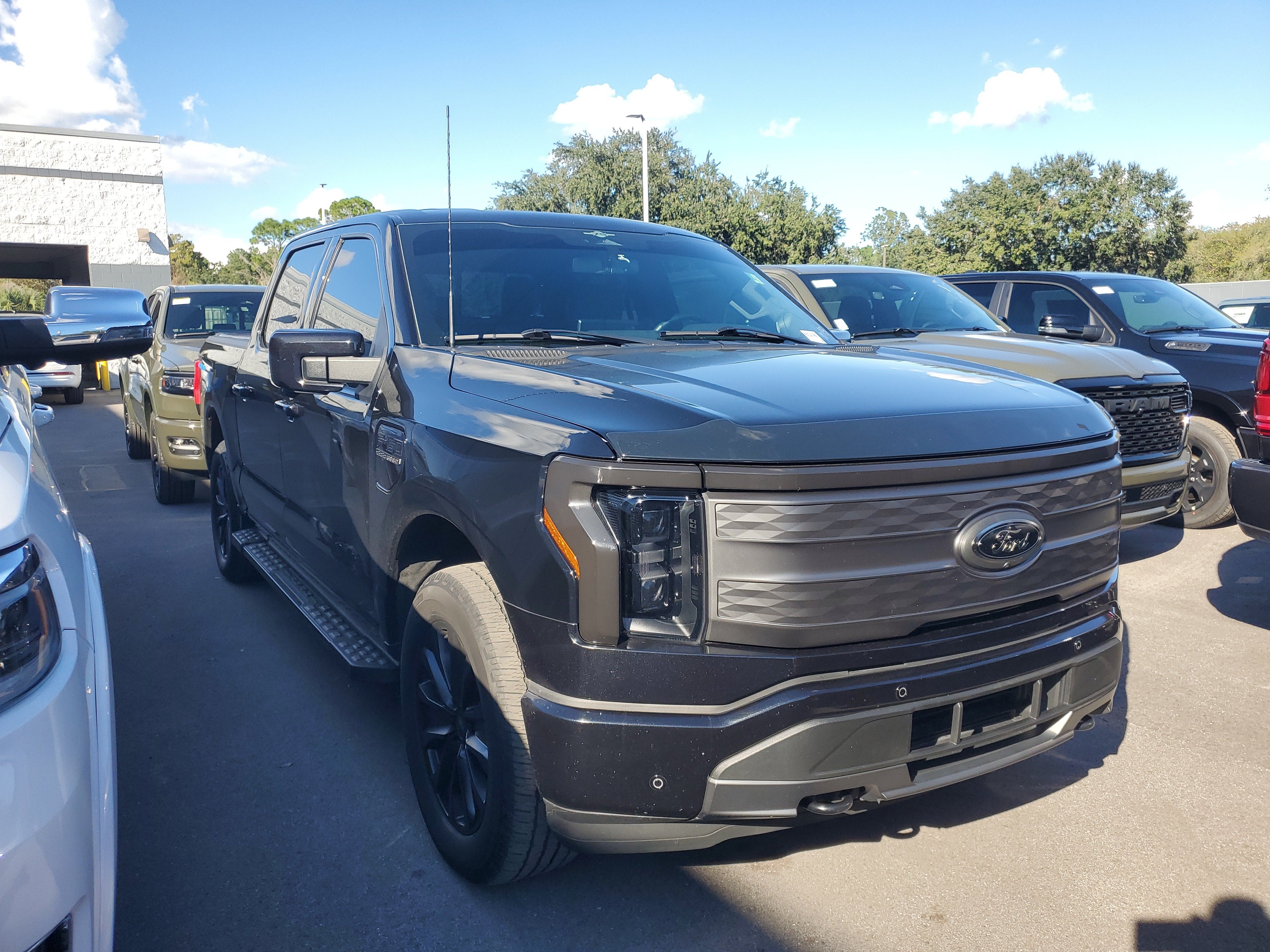 2023 Ford F-150 Lightning LARIAT