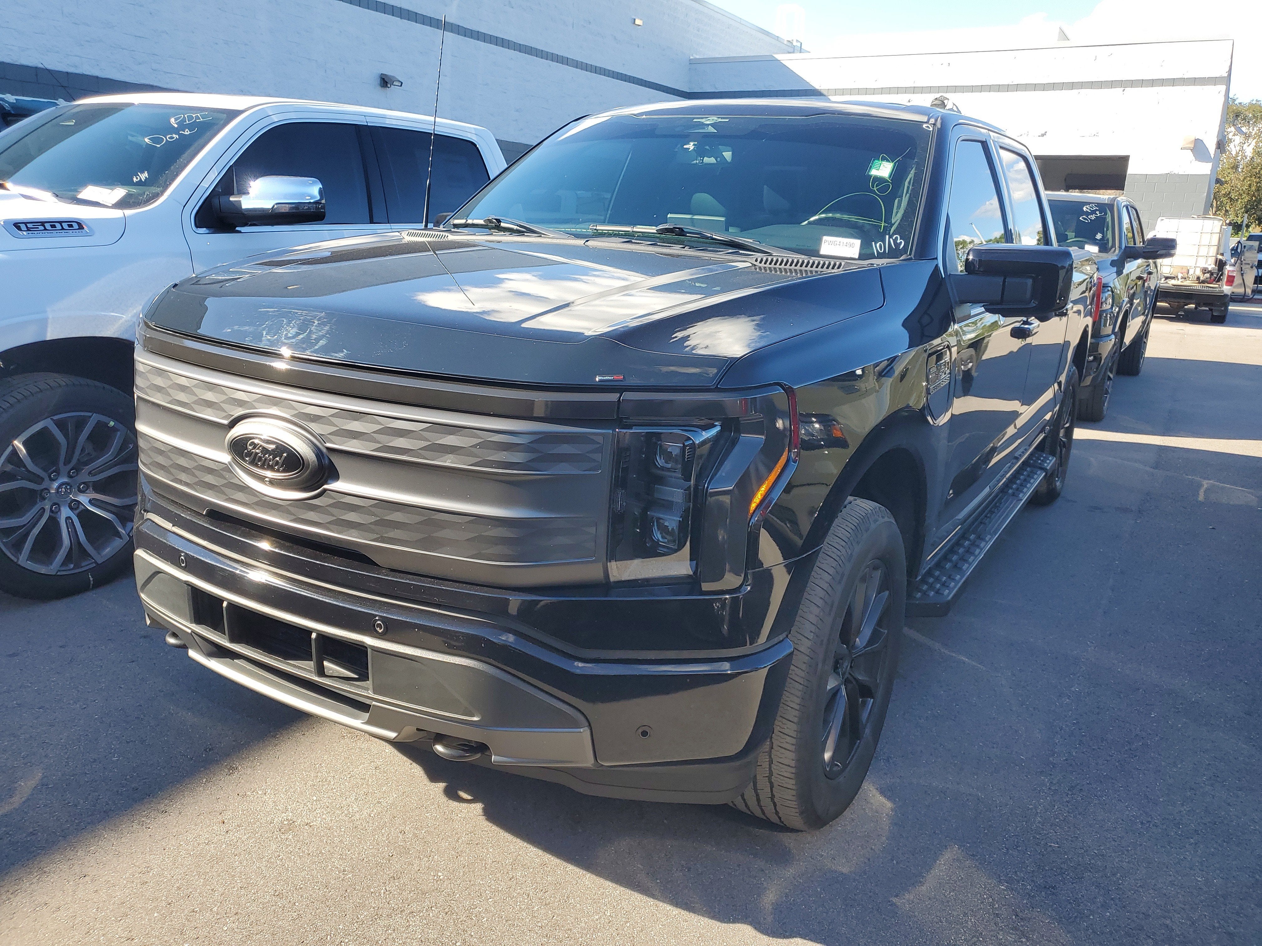 2023 Ford F-150 Lightning LARIAT