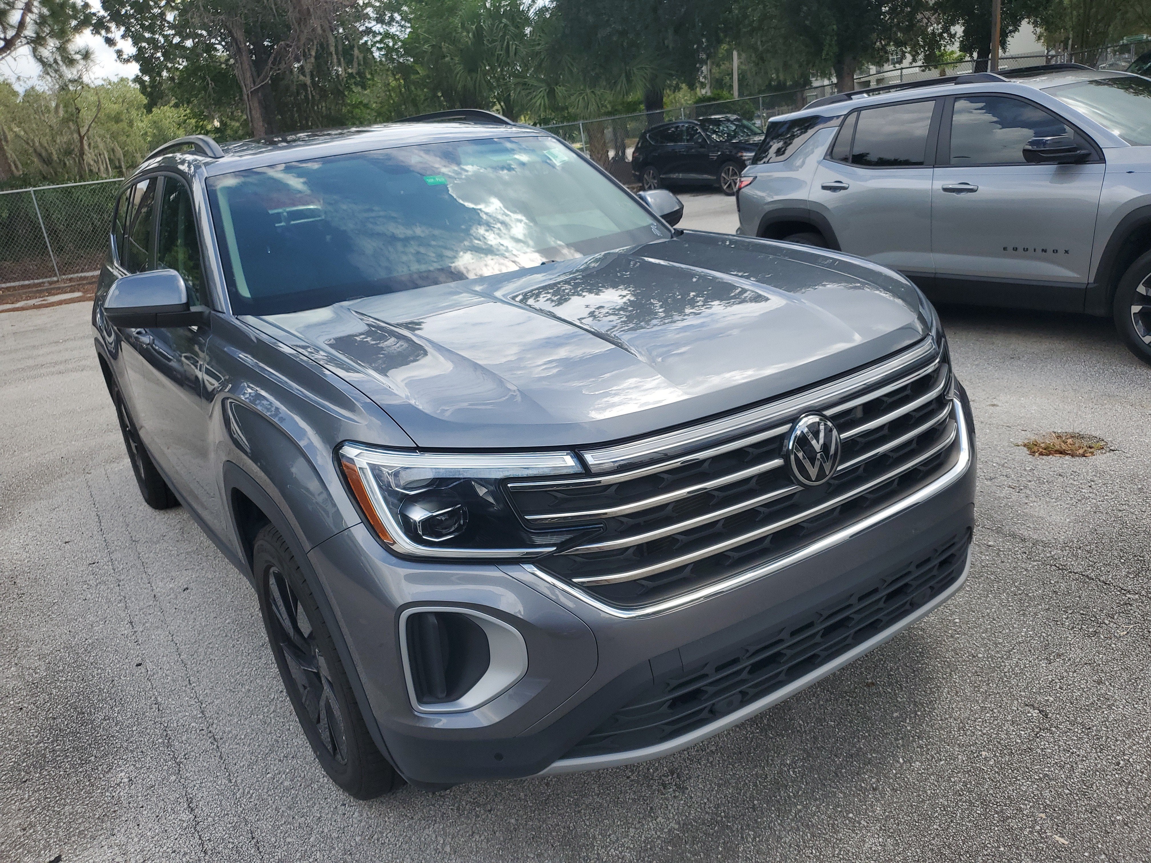 2024 Volkswagen Atlas 2.0T SE w/Technology