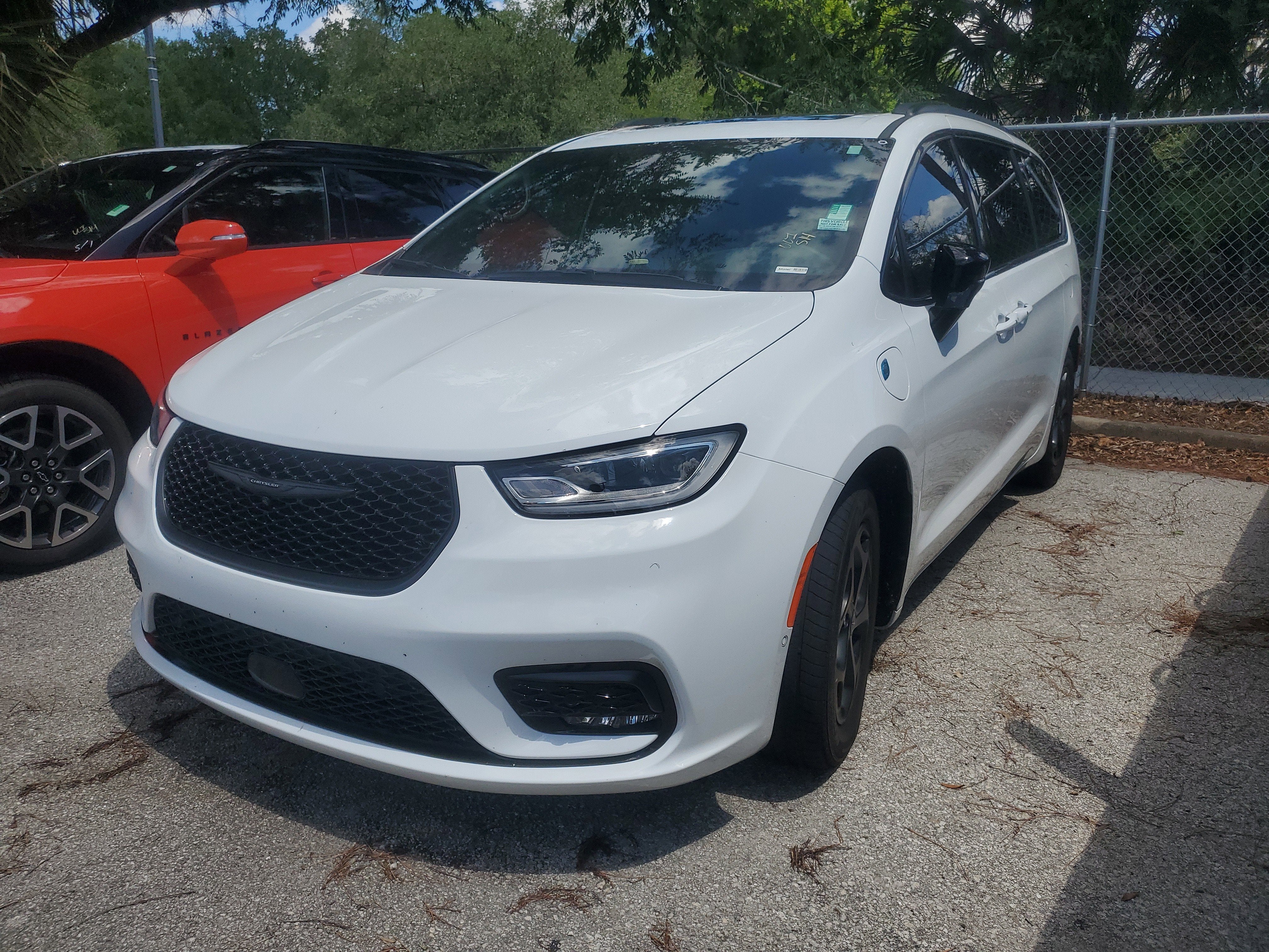 2025 Chrysler Pacifica Hybrid Premium S Appearance Pkg