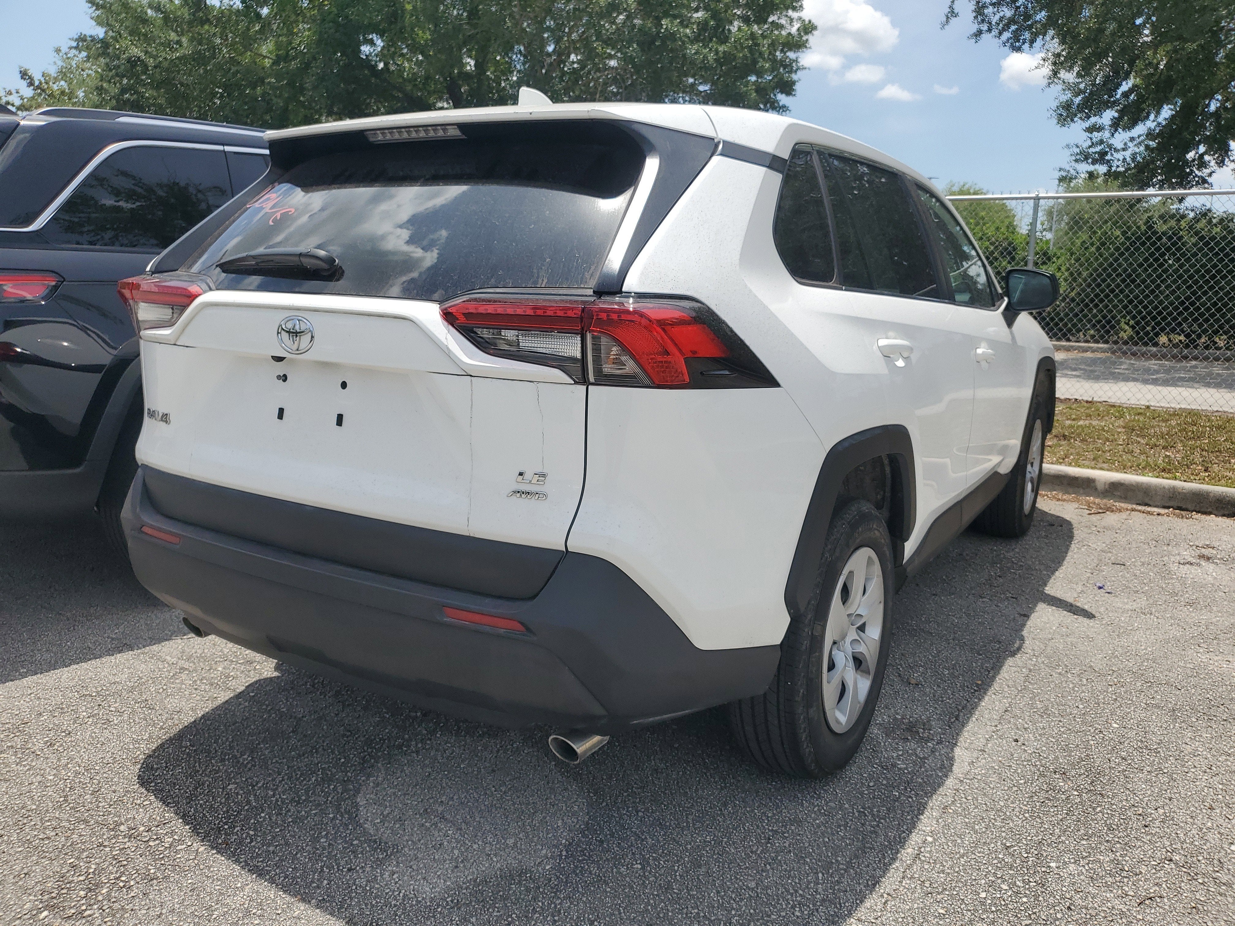 2025 Toyota RAV4 LE