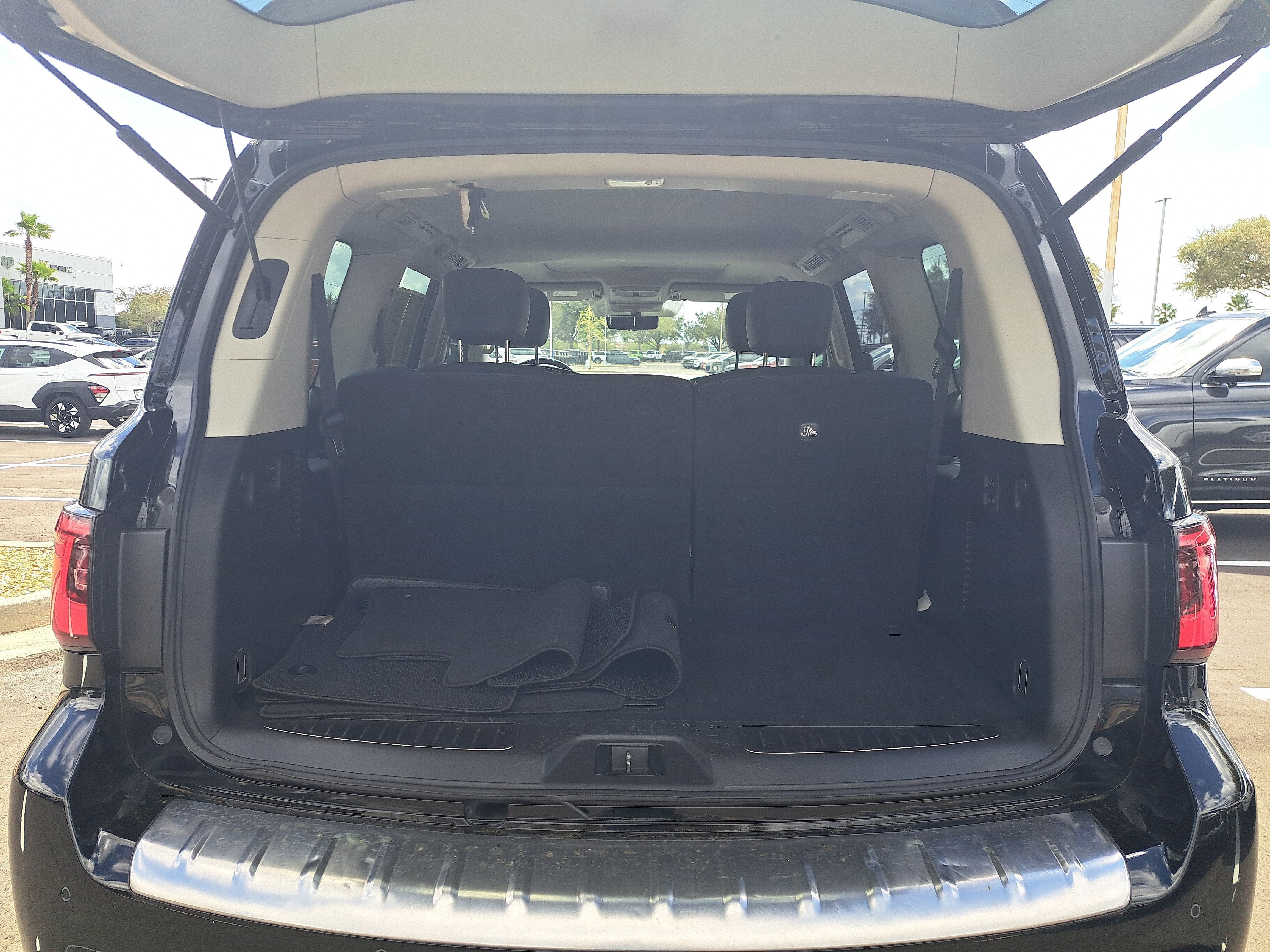 2021 INFINITI QX80 LUXE